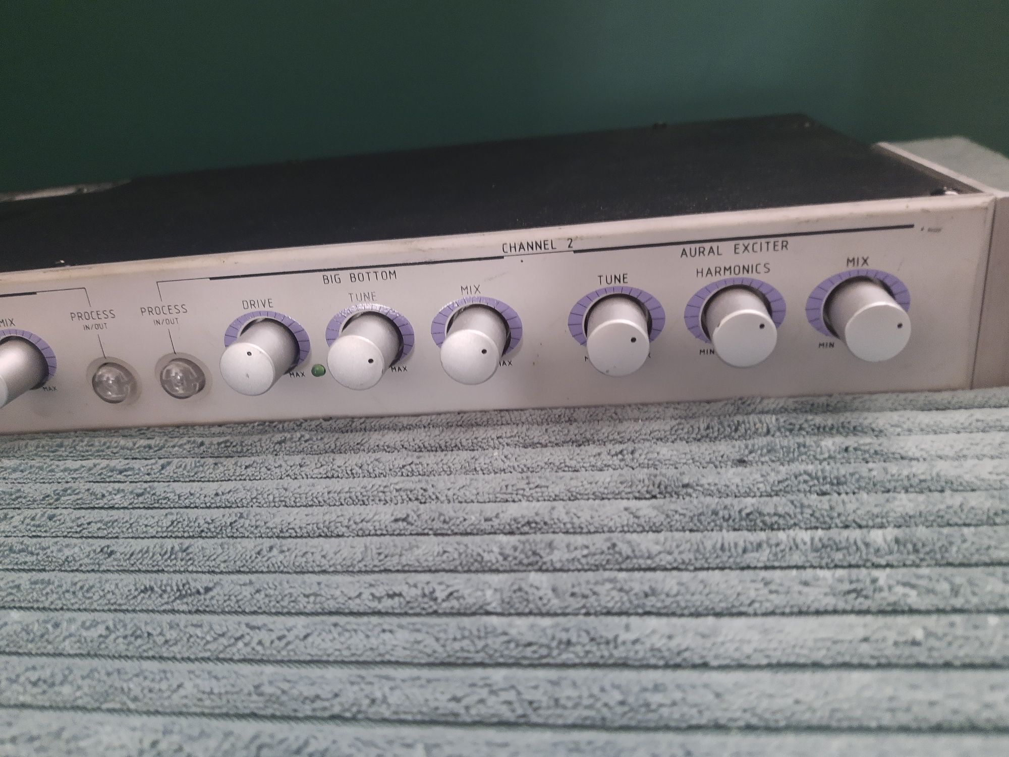 Procesor rack APHEX 204 Aural Exciter & Optical Big Bottom.