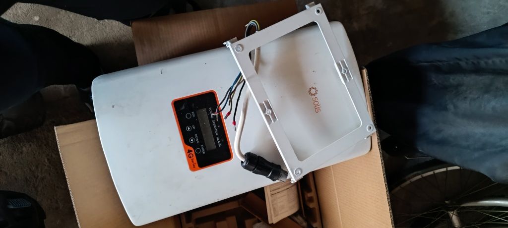 Inwerter falownik 6KW SOLIS-3P6K-4G stan bardzo dobry