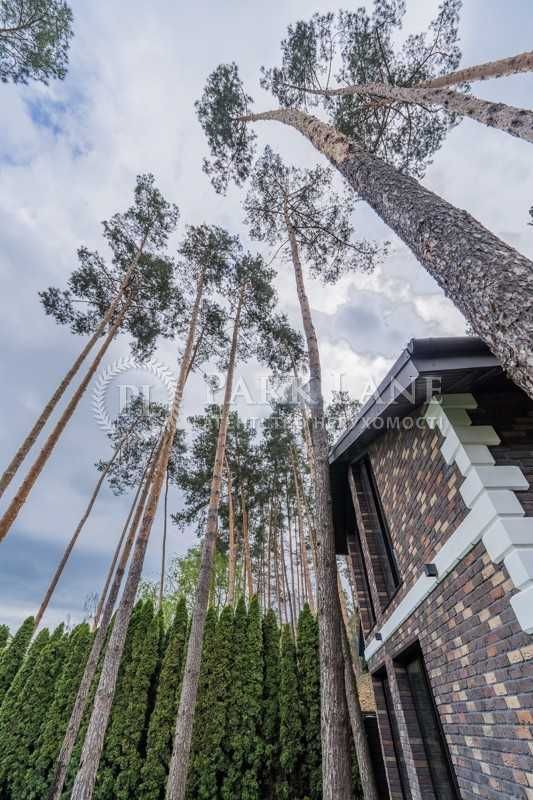 Будинок в закритому котеджному містечку Осінній Стоянка, з басейном!