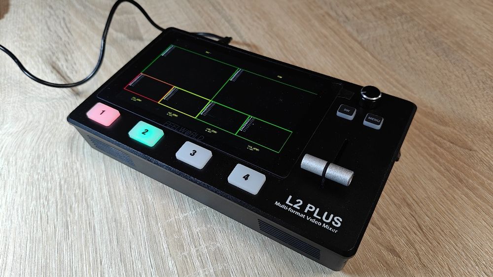 Відеомікшер FEELWORLD L2 PLUS  4 входи, сенсорне керування.