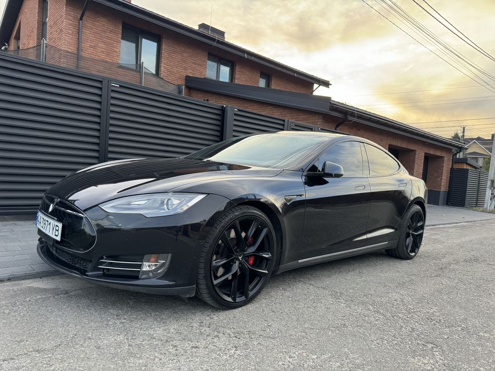 Tesla model s p85d