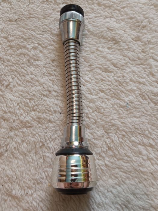 Przedłużka do kranu srebrna