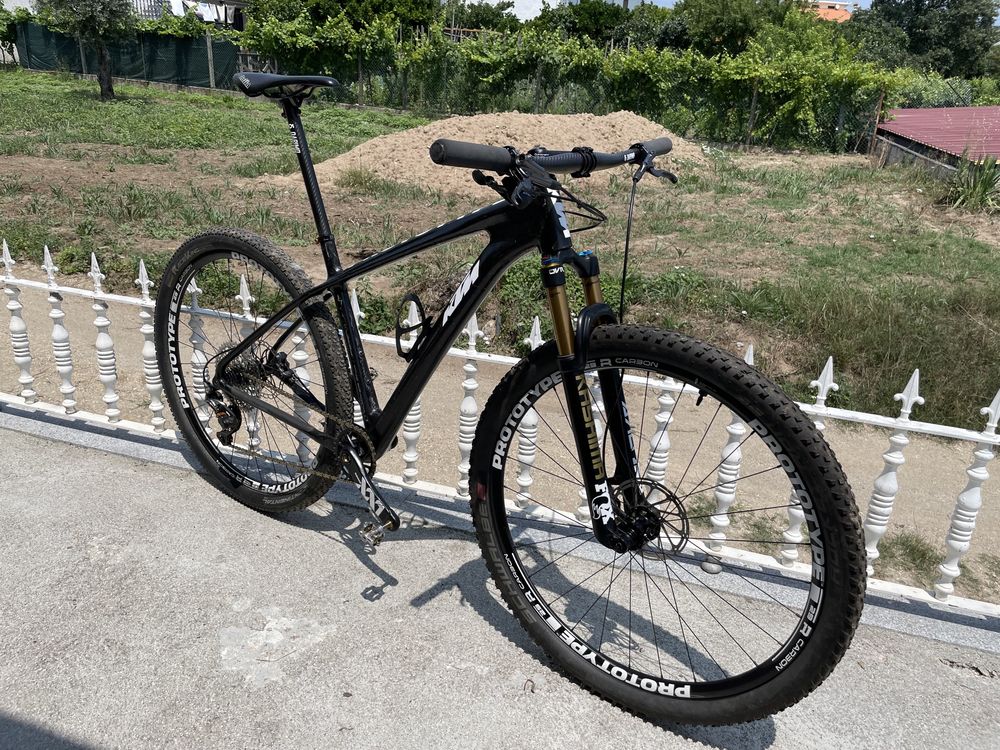 KTM Myroon 29 LTD ONIX Tam. L 7,900Kg