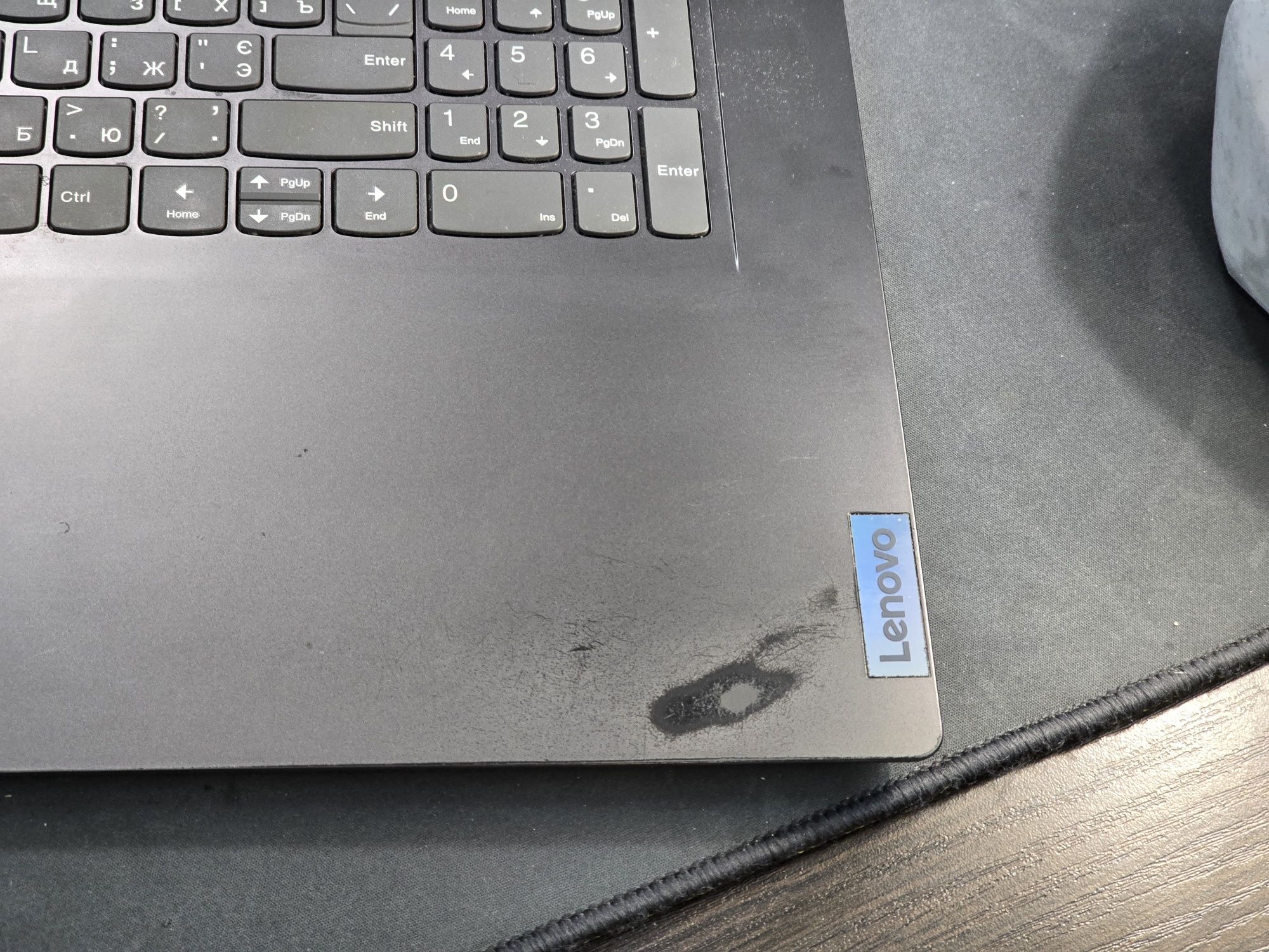 Хороший ноутбук 17" Lenovo V17 g2