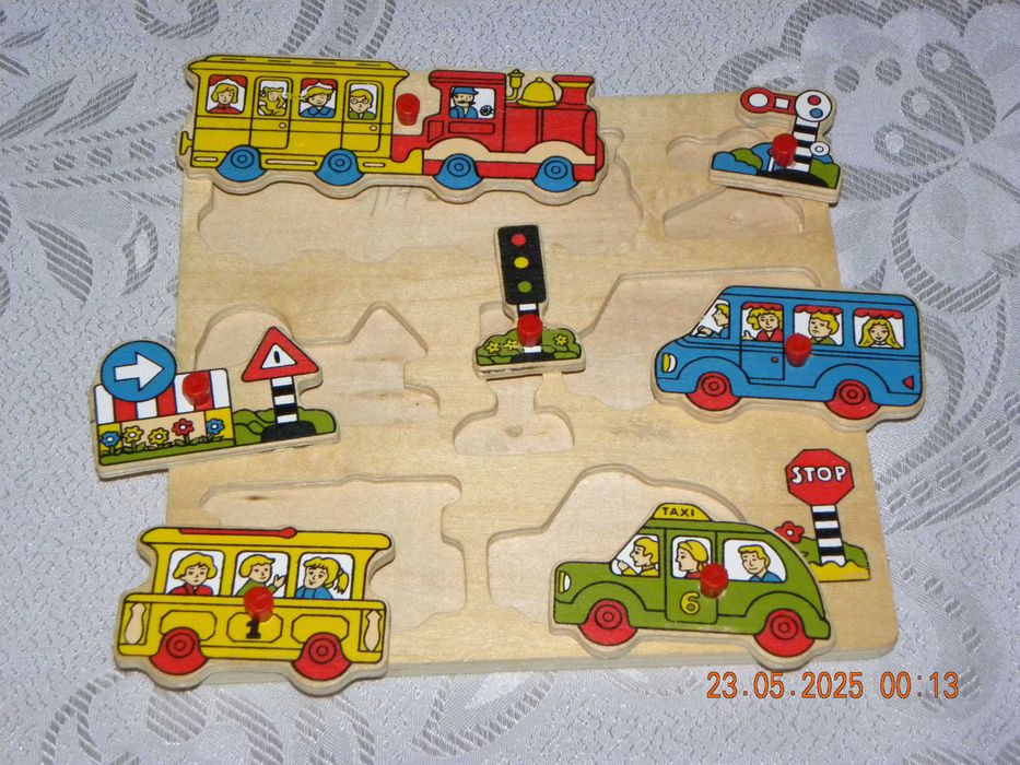 Puzzle/Układanka  Dopasuj Pojazdy i Znaki Drogowe.
