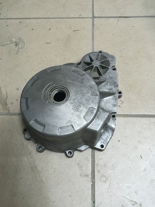 Pokrywa alternatora Aprilia RSV1000 Tuono
