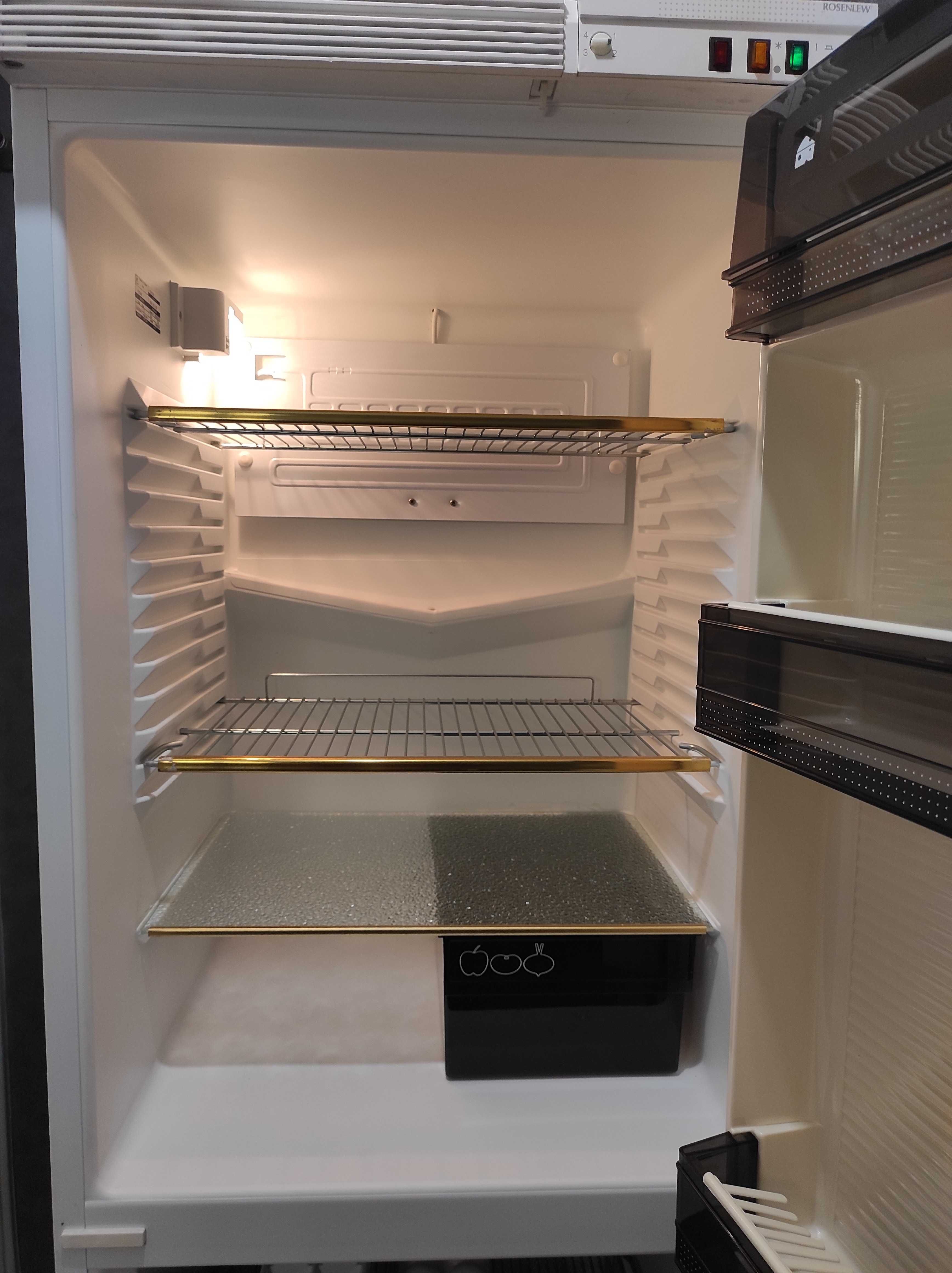 Двухкамерный холодильник Electrolux Rosenlew RJP 346