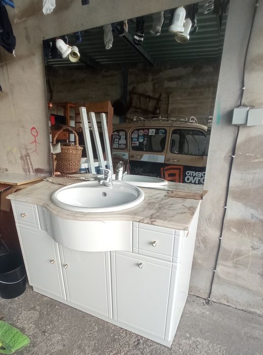 Moveis de casa de banho e espelho