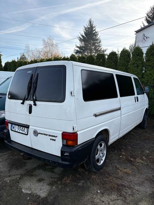 Sprzedam samochód VW T4 2,5TDi 9 osobowy