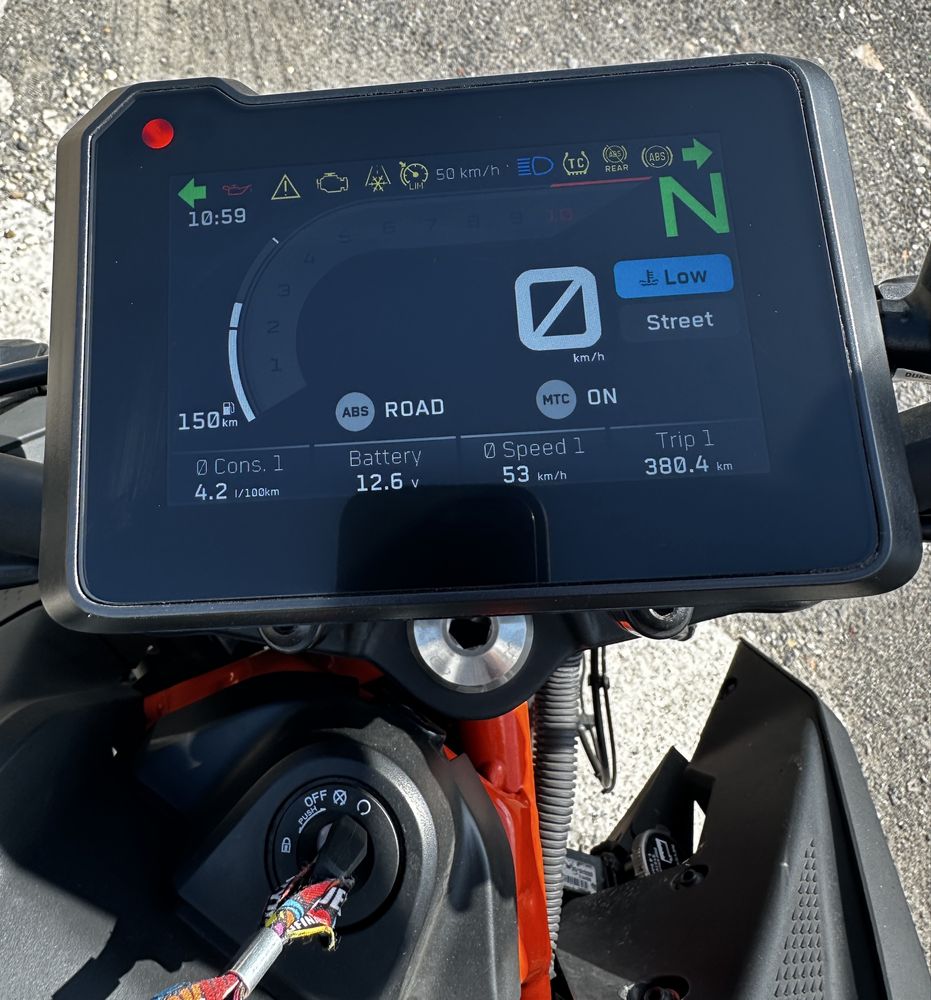 Ktm   Duke 125/390  praktyczne nowy !!!