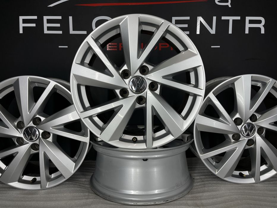Диски R17 5x112 Et45 7J. Volkswagen Passat B6 B7 B8 Jetta Golf Touran
