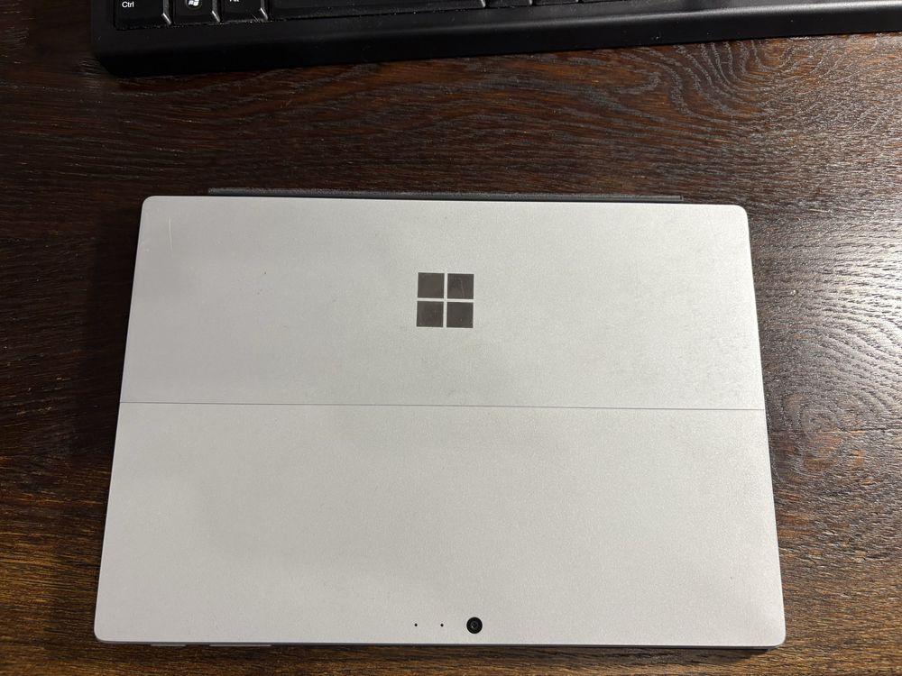Tablet/laptop Microsoft Surface Pro 5 gen (model 1796 - WiFi)