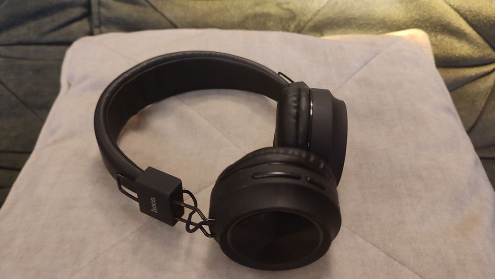 Продам безпроводные наушники