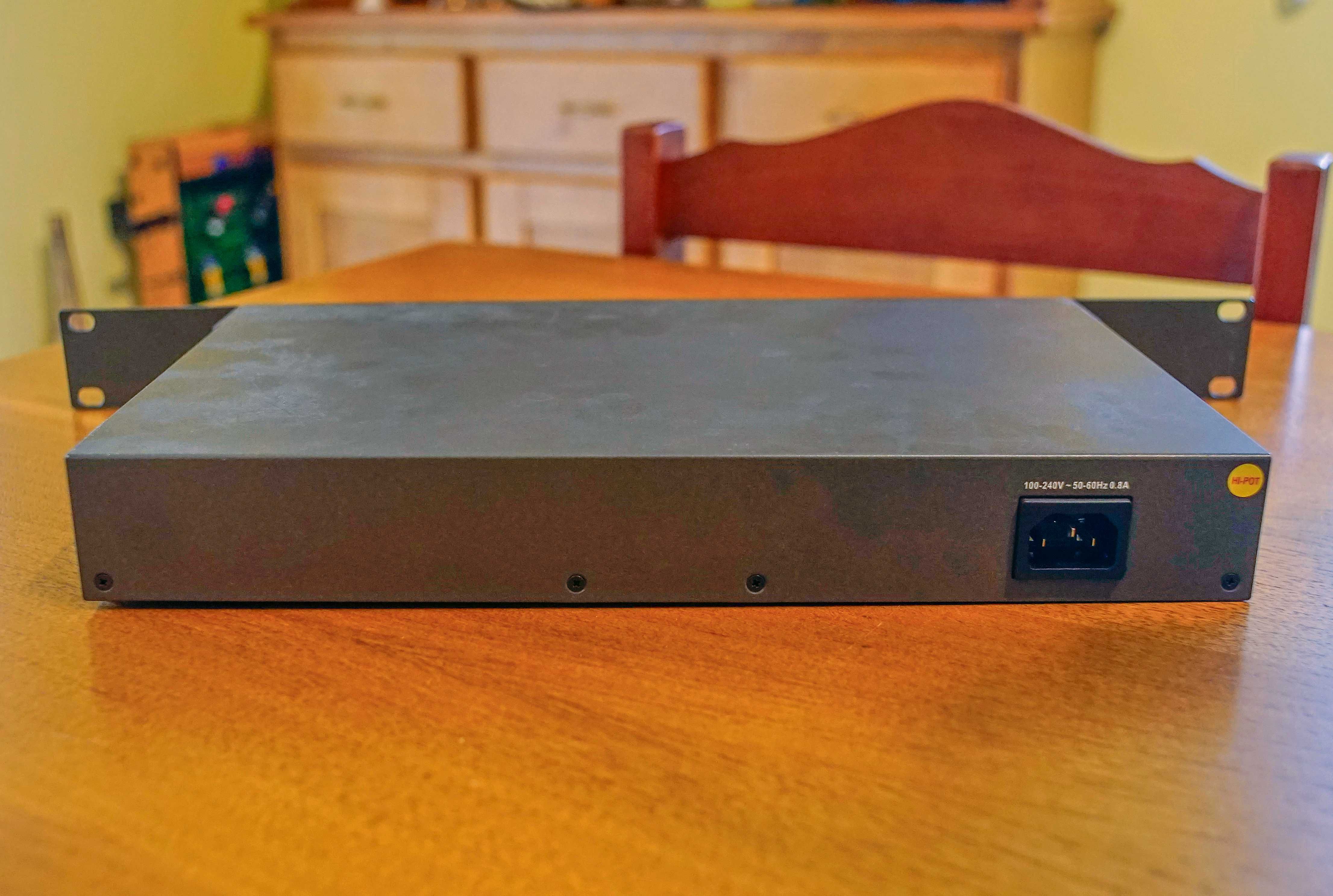 Switch SMC SMCGS24 24 portas Gigabit