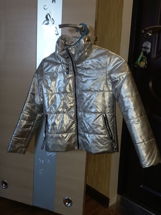 Куртки зимові,весняні