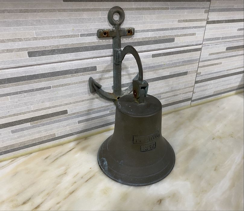 Sino de exterior em bronze com estrutura fixar à parede