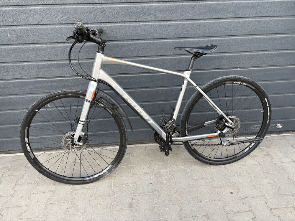 Rower Giant Toughroad L 28 hydraulika Shimano 3x9 Specialized Cube
