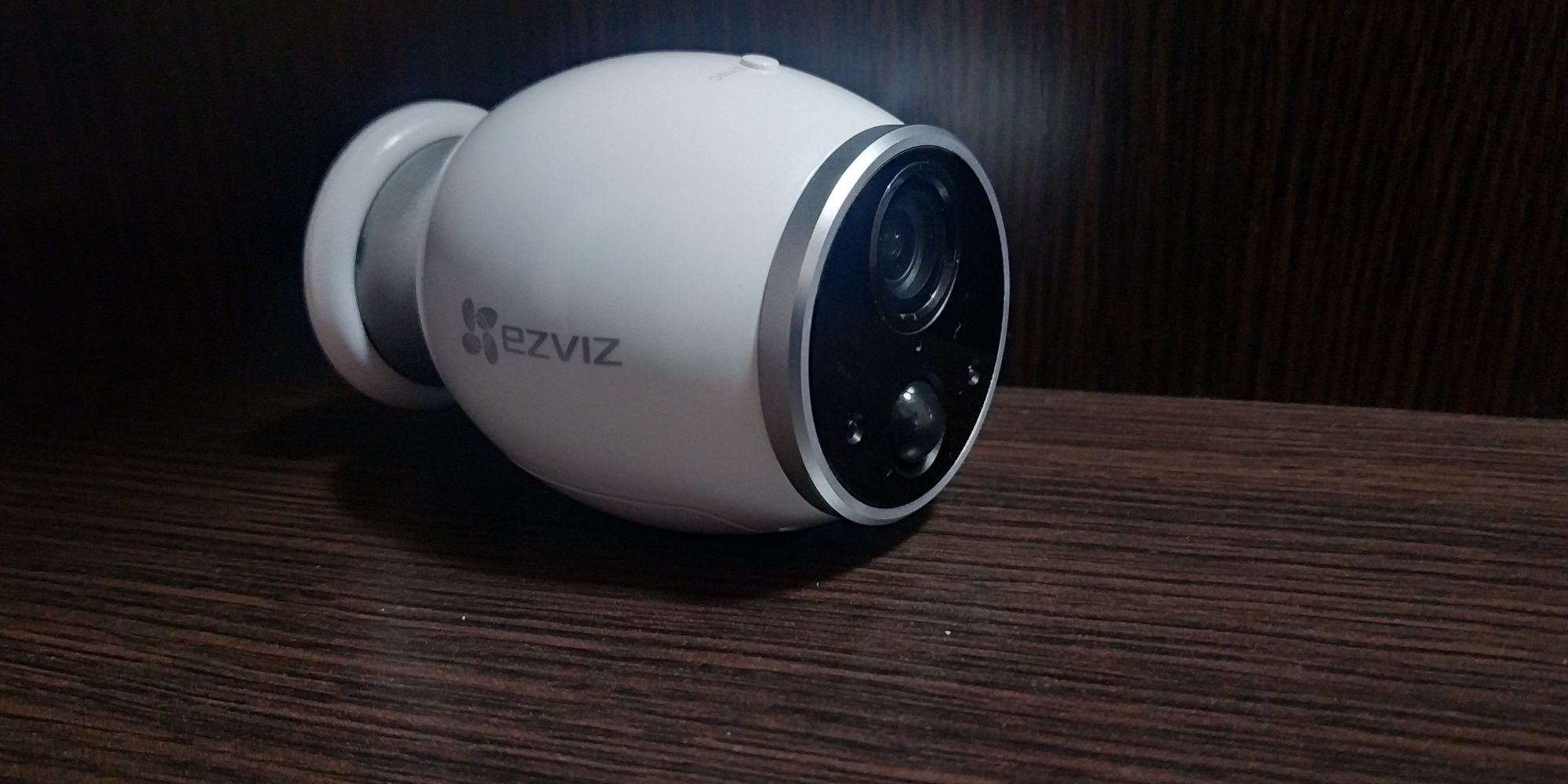 Wi-Fi камера на батарейках EZVIZ CS-CV316