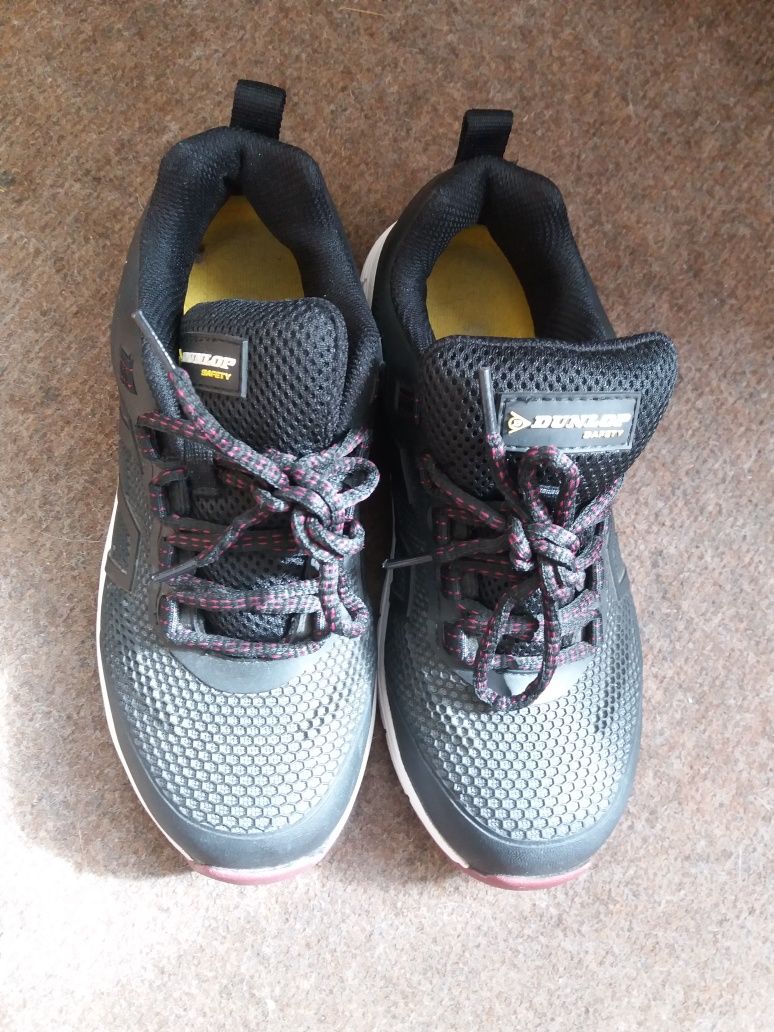 Buty robocze Dunlop 37,5 z metalowym czubkiem