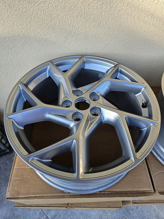 NOWE Felgi Ford 5x108 8Jx18 + TPMS