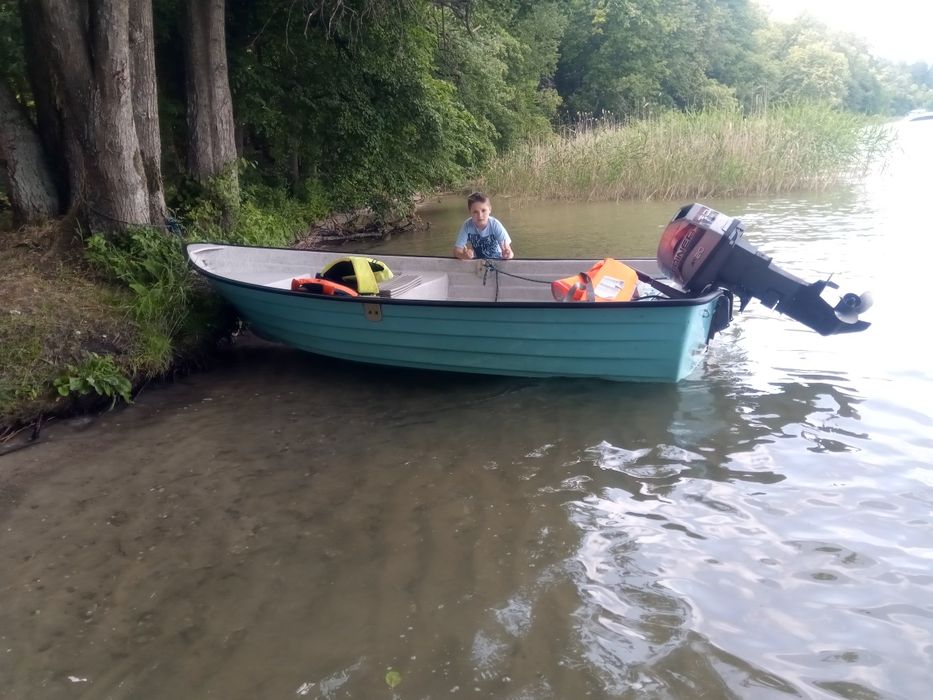 Łódka wędkarska  410 z przyczepką