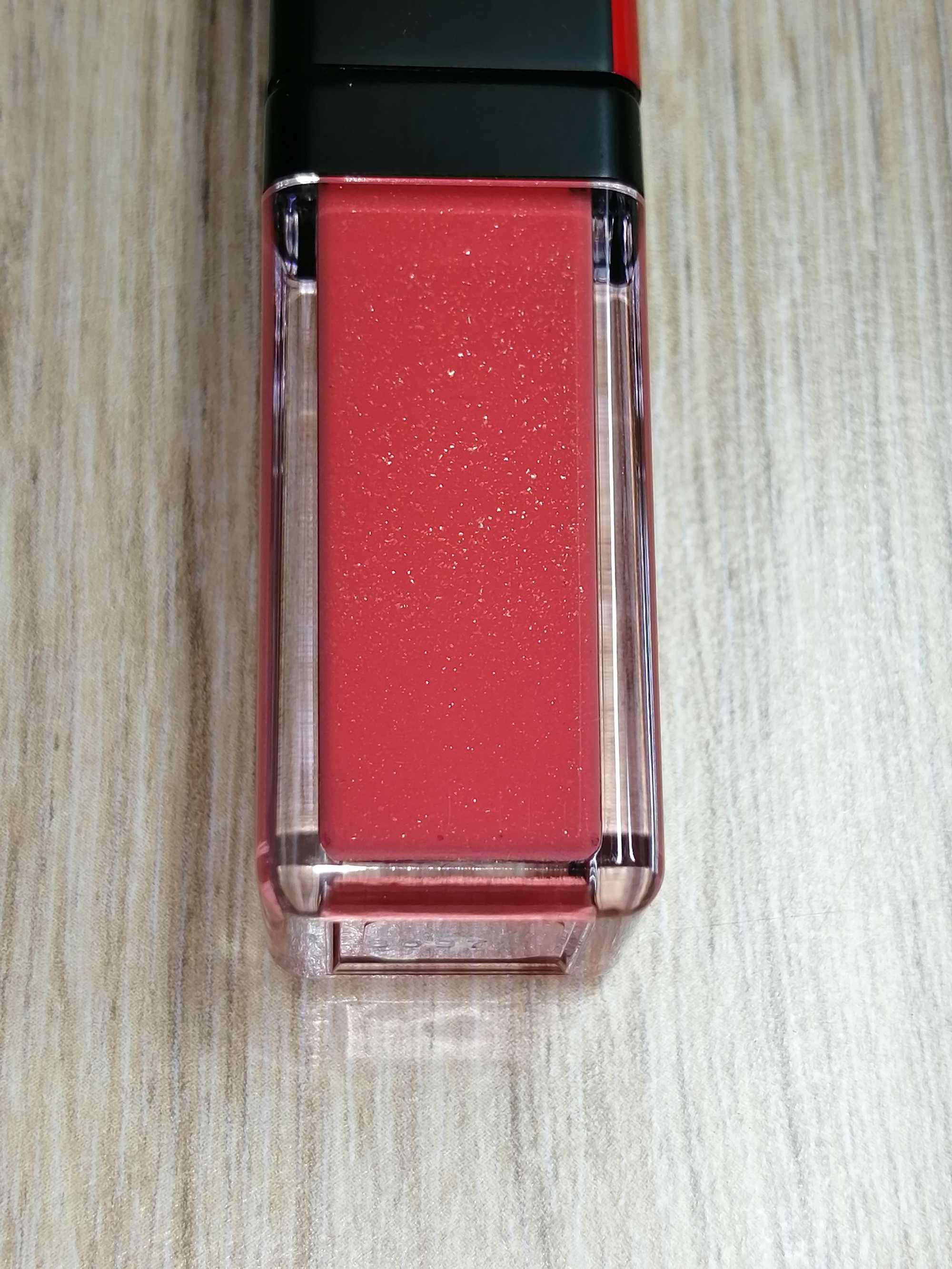 Shiseido szminka w płynie LaquerInk Lipshine Ultimune Concentrate