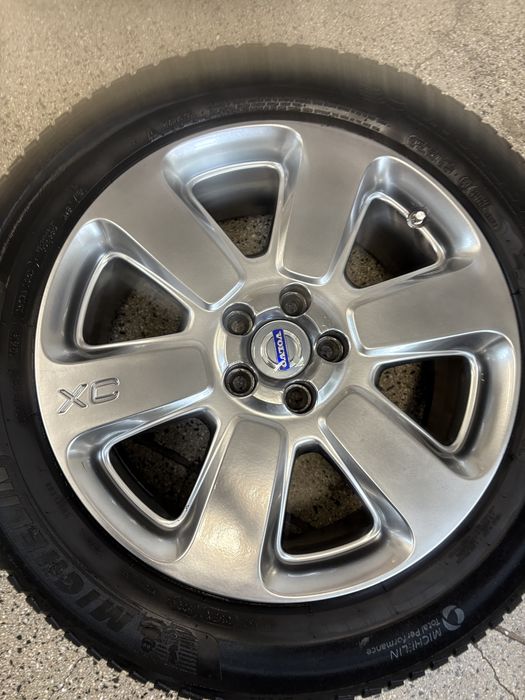 Komplet  kół  do volvo xc 70 18 cali