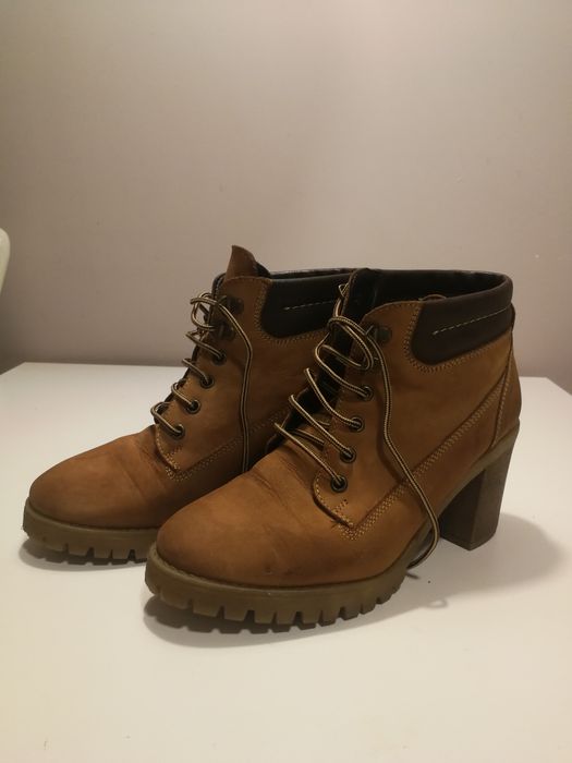 Miodowe skórzane trapery botki Lasocki na obcasie rozmiar 38