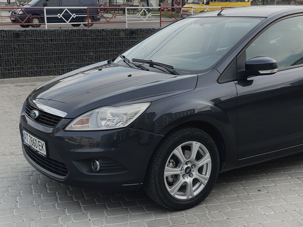 Ford Focus II (FL) 2008 1.6 Duratec Ti-VCT MT (115 к.с)