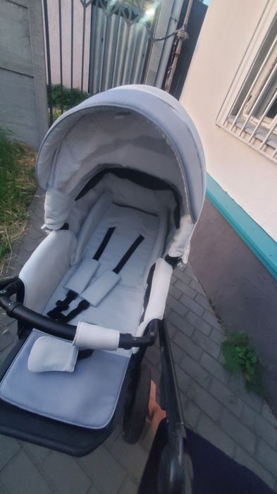 Коляска 2 в 1 в гарному стані