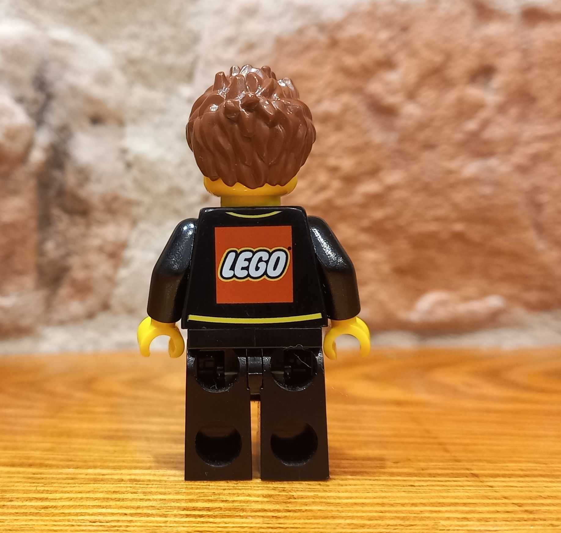 LEGO Minifigurka gen090 - Pracownik Sklepu Lego