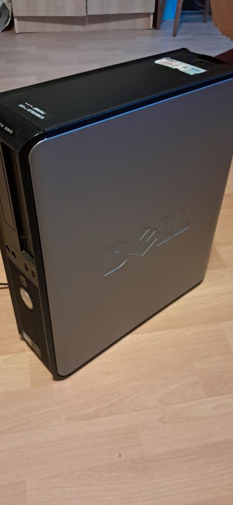 Sprzedam komputer z monitorem 20'