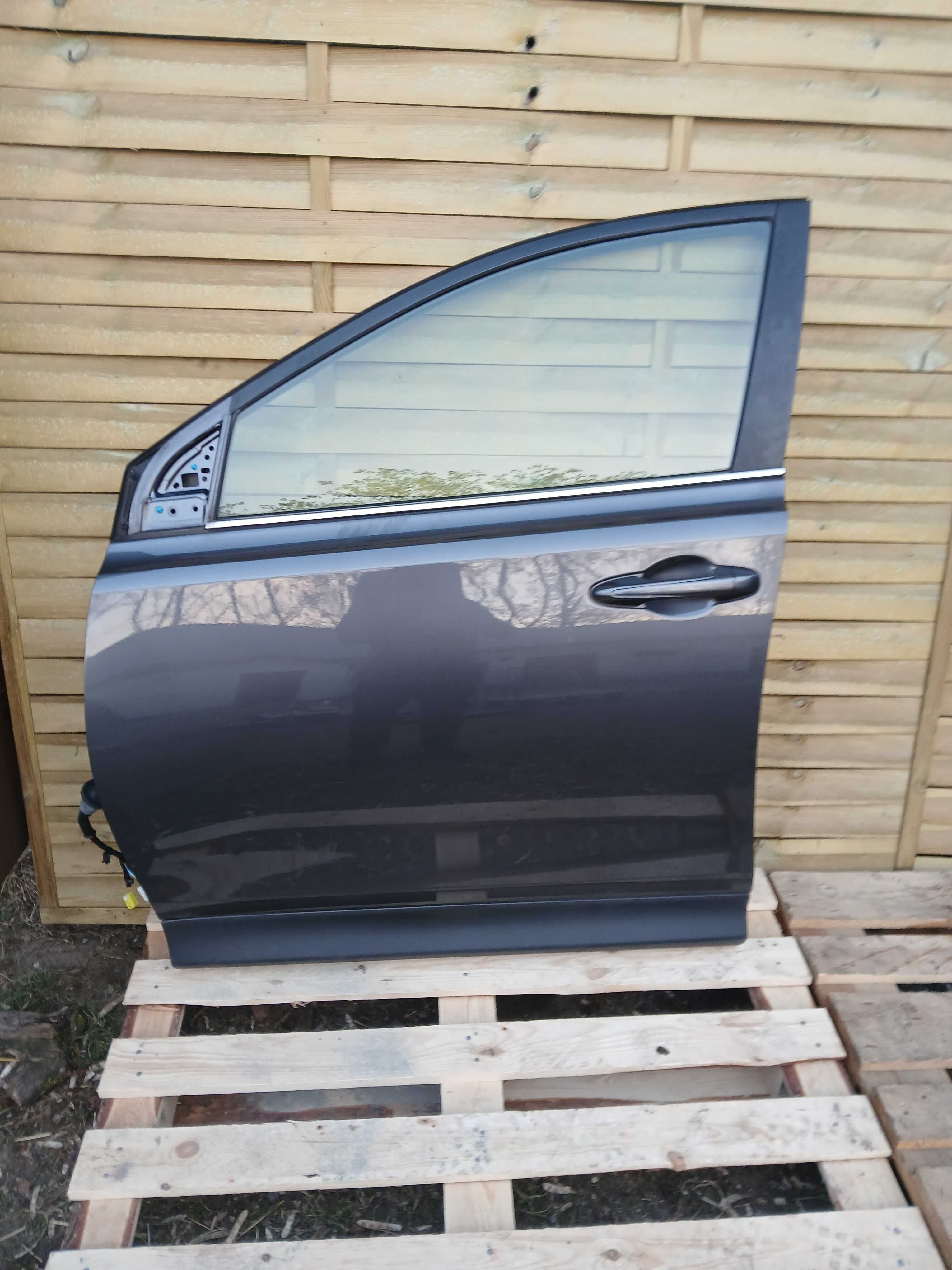 Drzwi lewy przod lewe przednie Toyota Rav4 IV 12-18 kolor 1G3