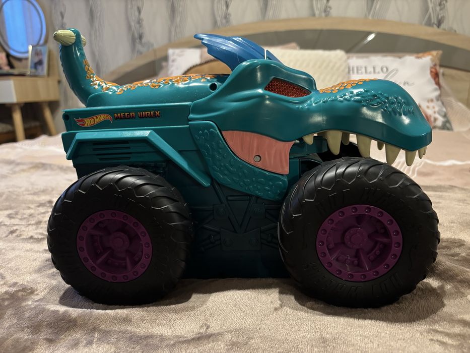 Hot Wheels Monster Trucks Pożeracz aut Mega Wrex GYL13