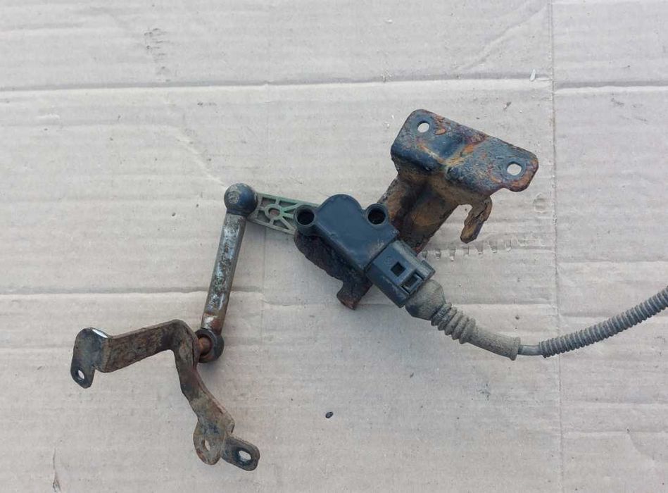 Czujnik poziomowania świateł Xenon tył  VW Scirocco EOS