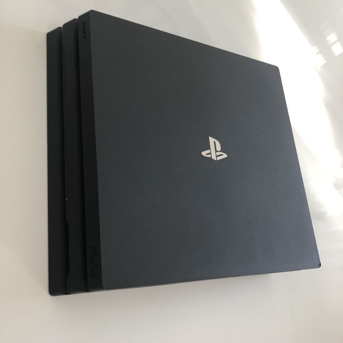 Konsola PS4 pro 1Tb