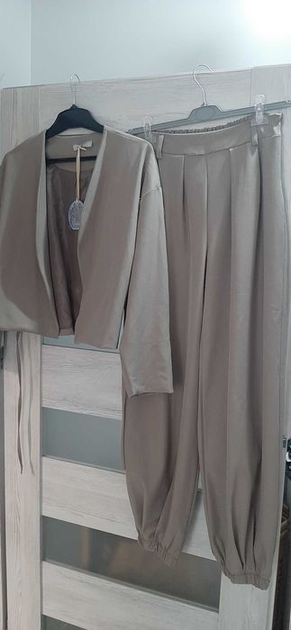 Damski garnitur M/L  Nowy