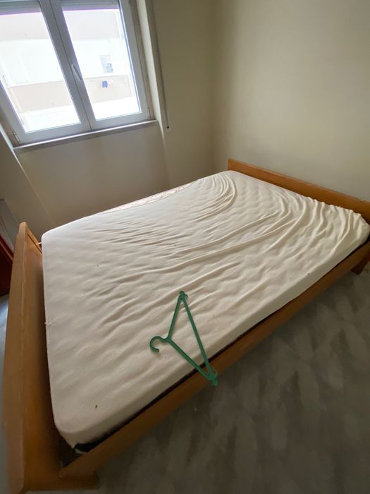 Cama com colchão casal s