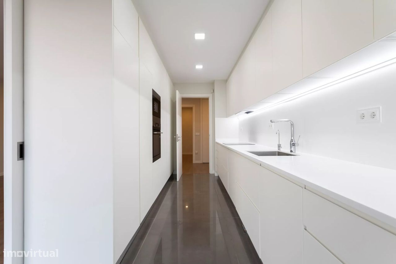 Apartamento T4 no Condomínio VILLA ROMÃO em Carnaxide