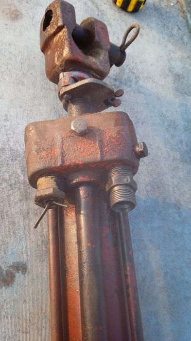 Продам гідроціліндр