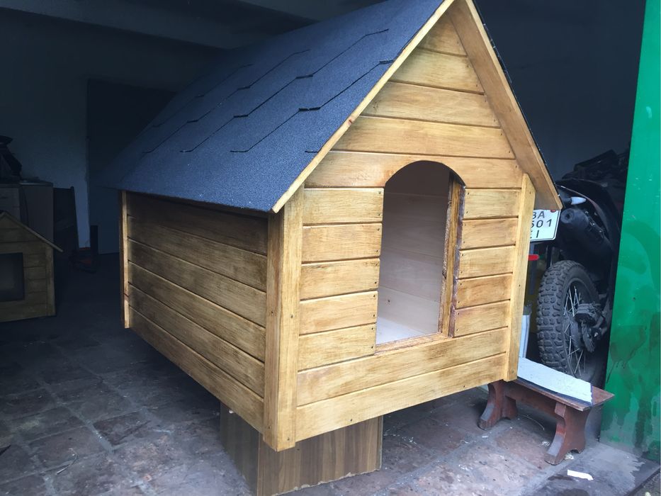 Будки утеплені та прості