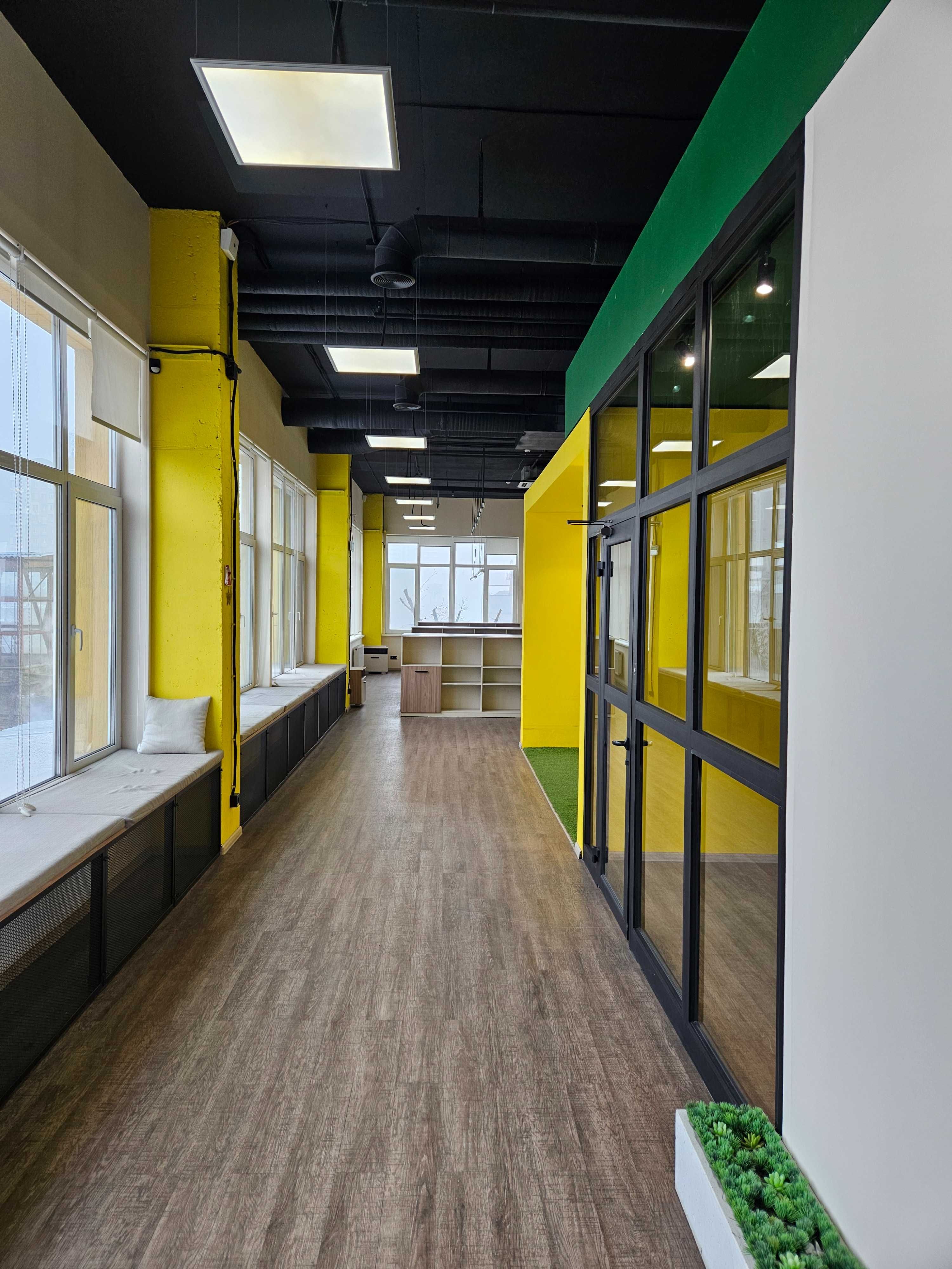 Офіс 325м2 open space, кухня + с/в, свіжий ремонт, без комісії