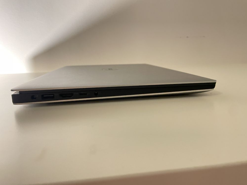 Dell precision 5520 i7 NVIDIA Quattro M1200