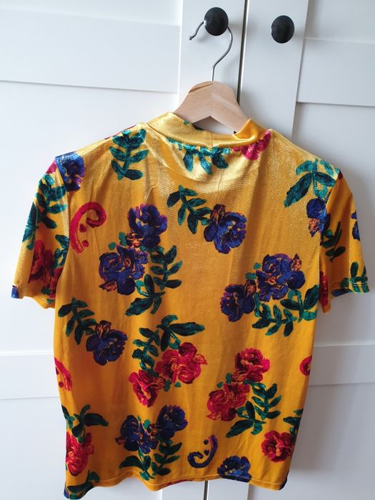 T-shirt efeito veludo Zara nova