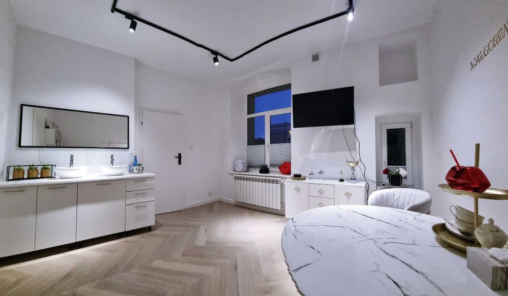 Lokal usługowy, biurowy. Dwa niezależne gabinety.