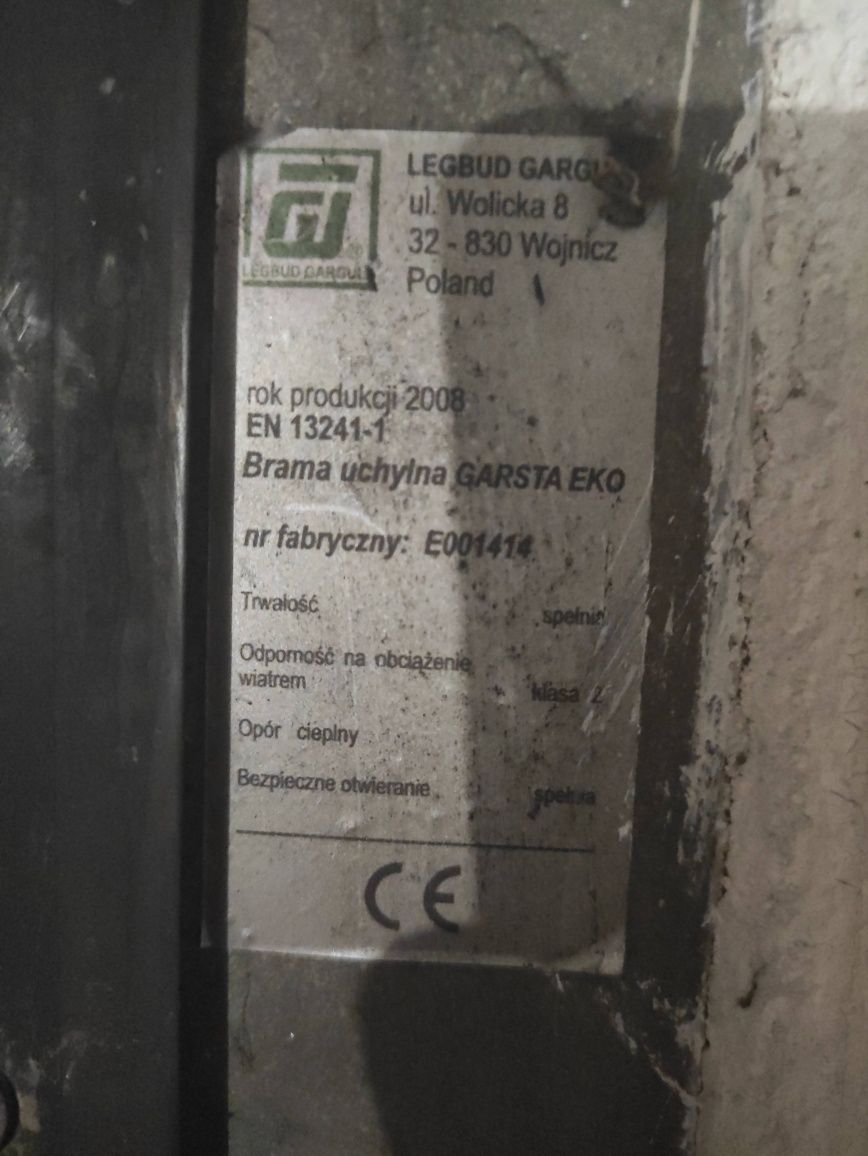 Brama garażowa z napędem