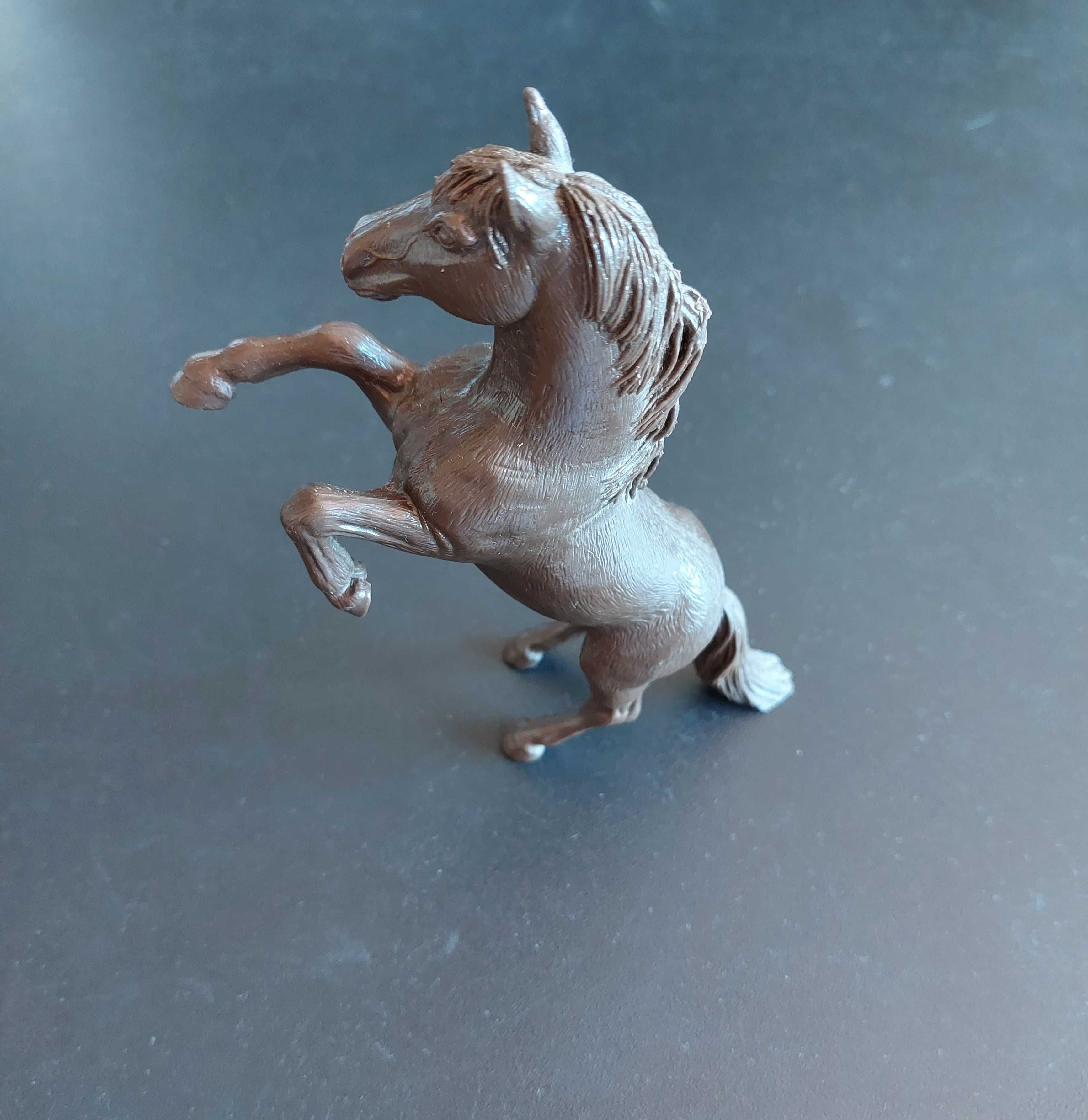 Figura Cavalo Mustang Stallion (Schleich, 2006)