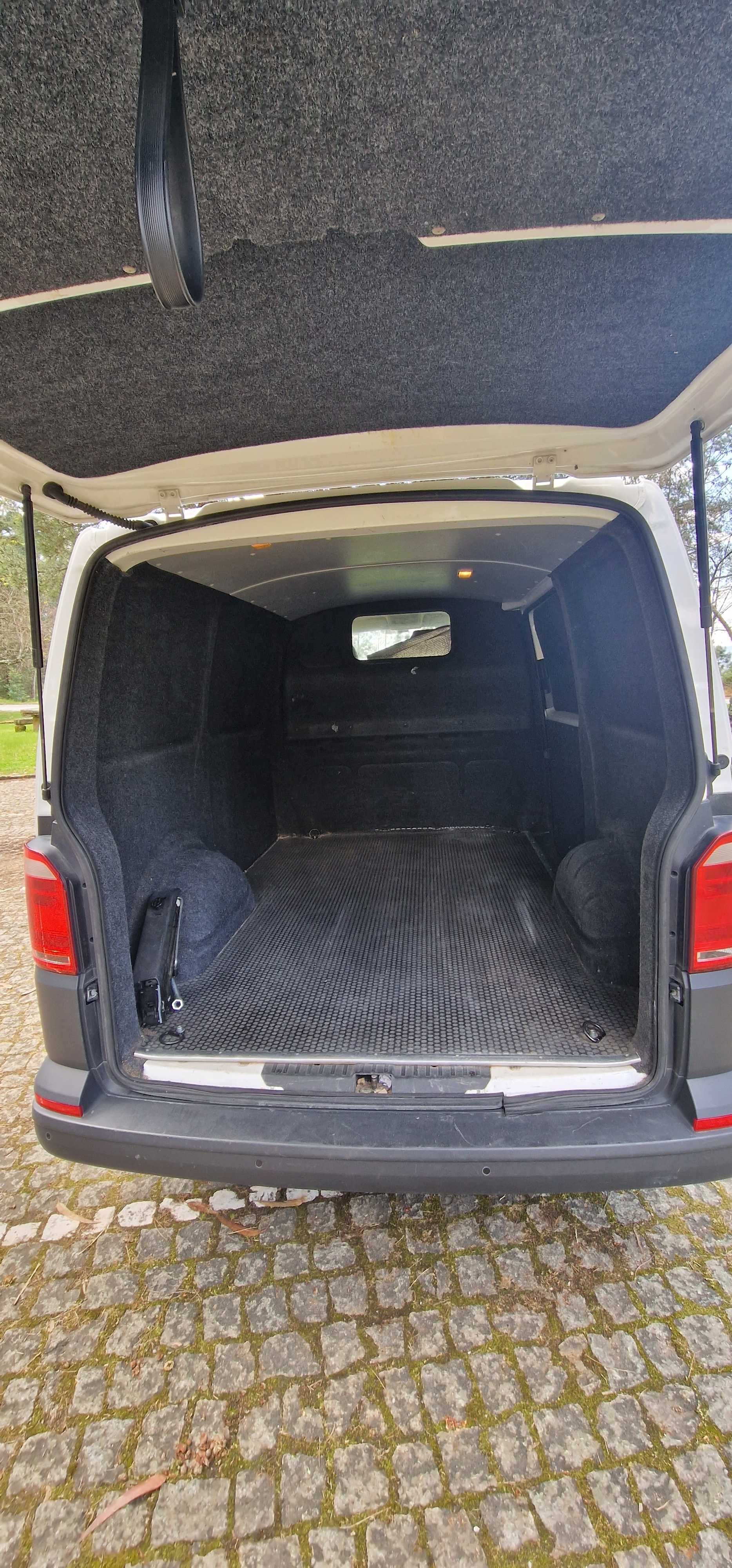 VW Transporter T6 2.0TDI