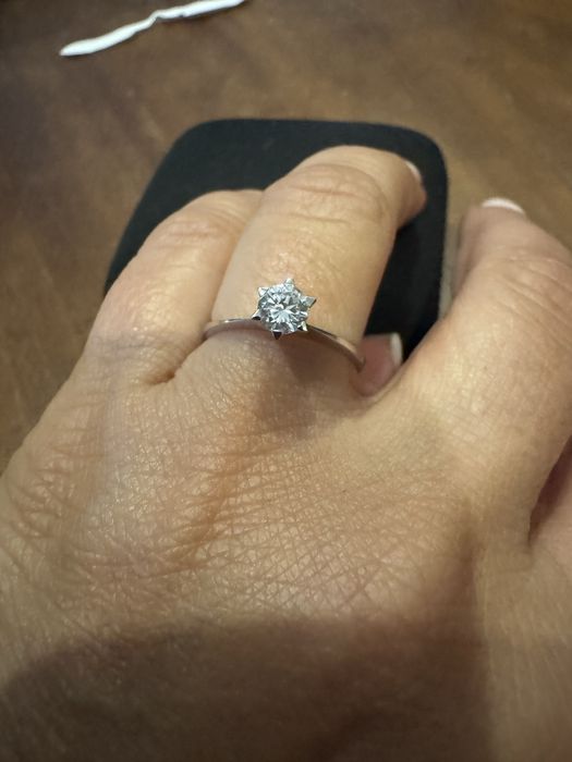 Anel Solitario diamante talhe brilhante H.Stern