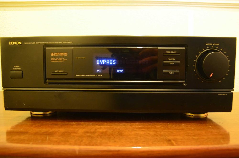 Amplificador Denon AVC 3020